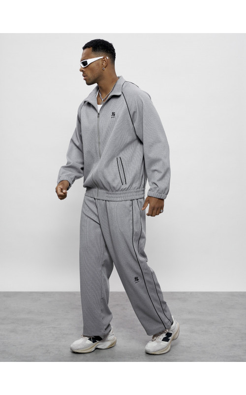 Мужской спортивный костюм для активного образа жизни.