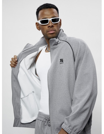 Мужской спортивный костюм для активного образа жизни.