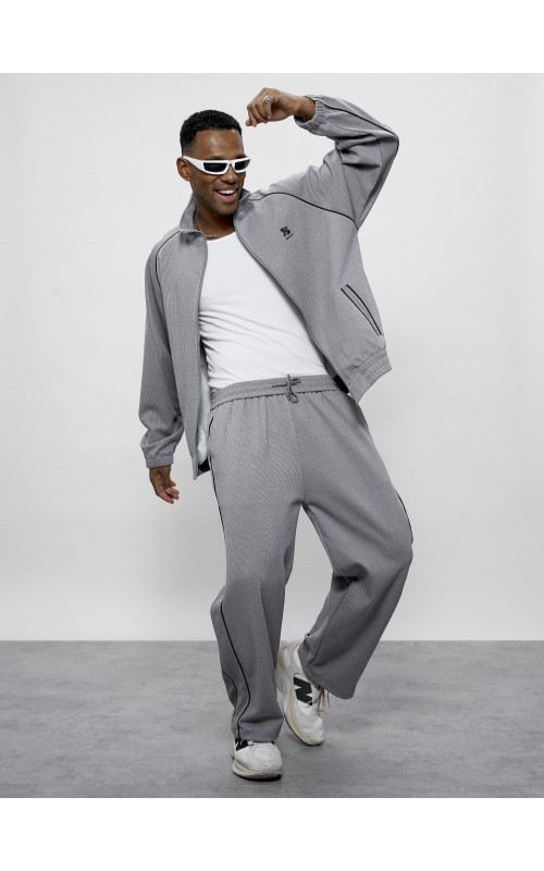 Мужской спортивный костюм для активного образа жизни.