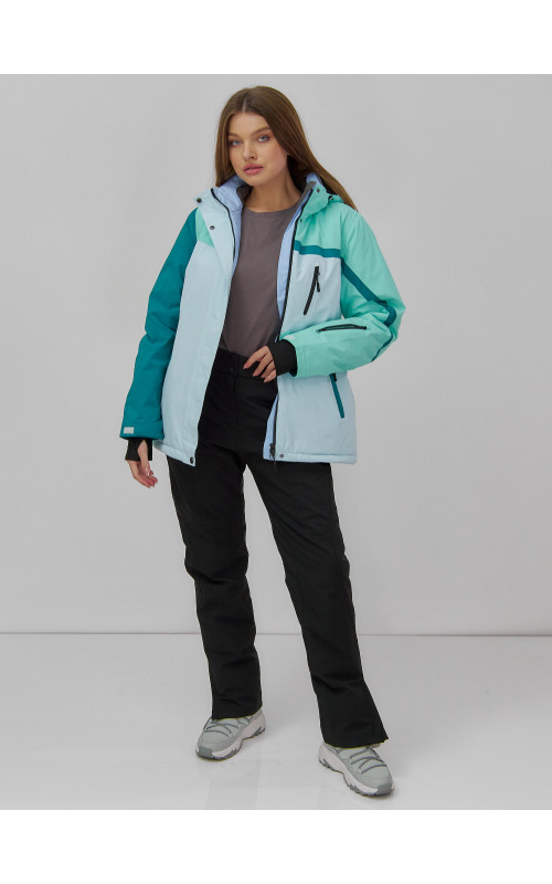 Женский горнолыжный костюм для зимних приключений