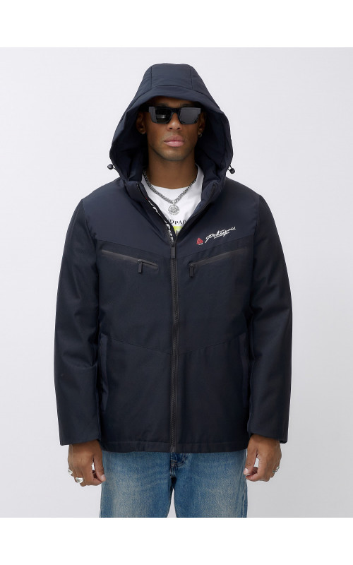 Мужская зимняя куртка больших размеров для комфортных прогулок.