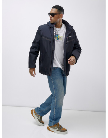 Мужская зимняя куртка больших размеров для комфортных прогулок.