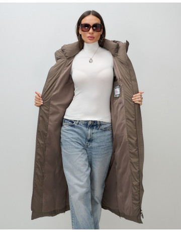 Длинный женский пуховик с капюшоном для зимы