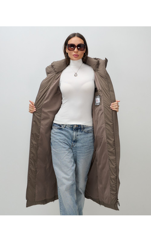 Длинный женский пуховик с капюшоном для зимы