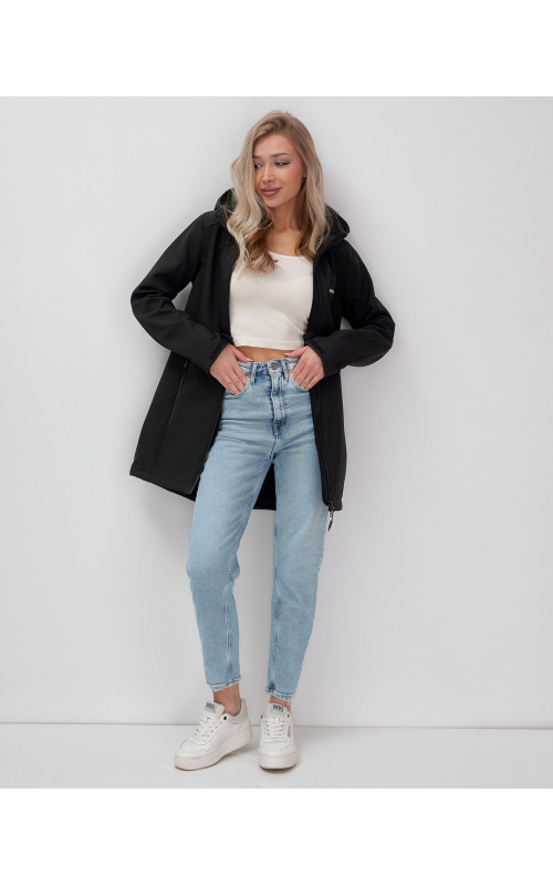 Женская парка для активных прогулок.