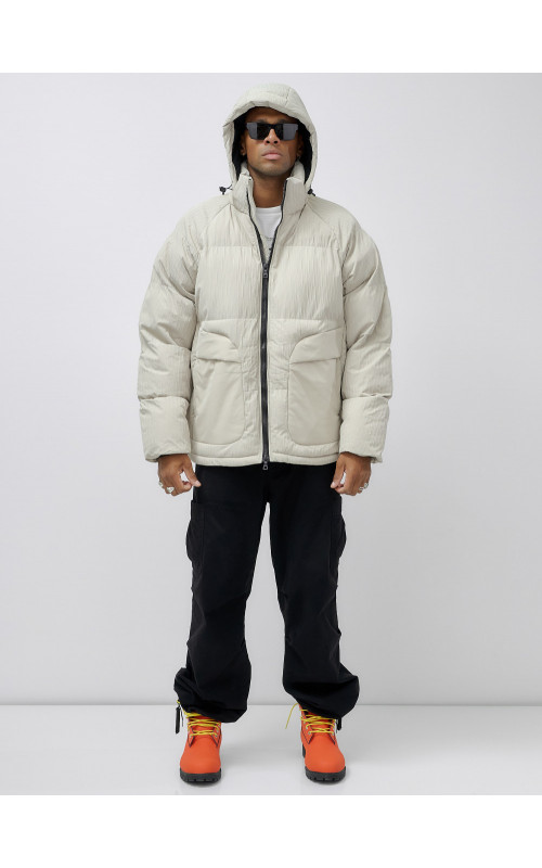 Мужская зимняя куртка свободного кроя для активного отдыха.