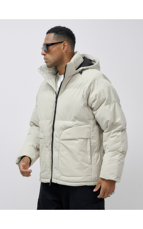 Мужская зимняя куртка свободного кроя для активного отдыха.