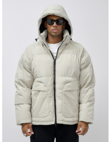 Мужская зимняя куртка свободного кроя для активного отдыха.