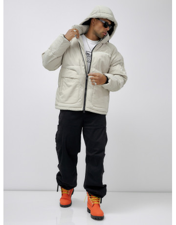 Мужская зимняя куртка свободного кроя для активного отдыха.