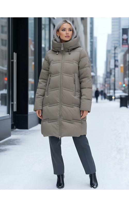 Длинный женский пуховик с капюшоном для зимы