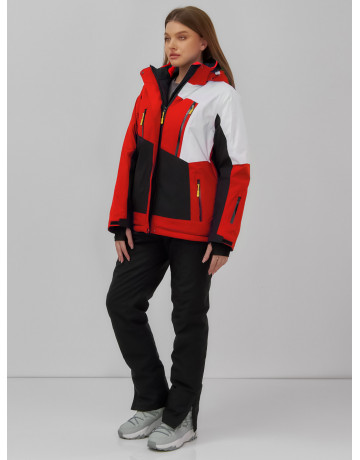 Женский горнолыжный костюм для активного отдыха.