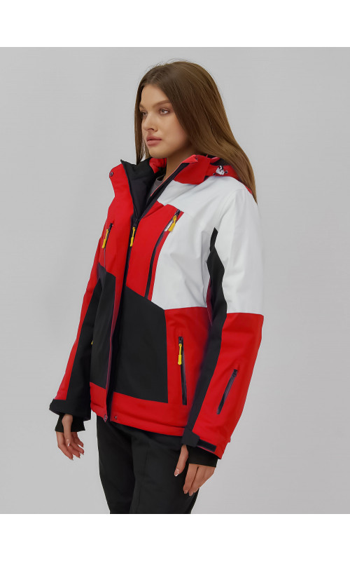 Женский горнолыжный костюм для активного отдыха.