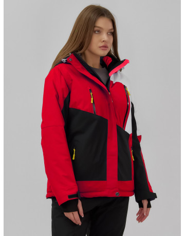 Женский горнолыжный костюм для активного отдыха.