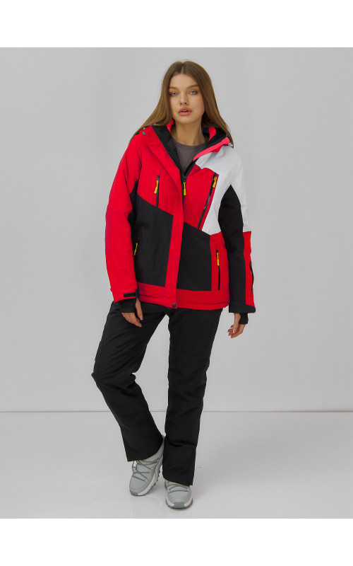 Женский горнолыжный костюм для активного отдыха.