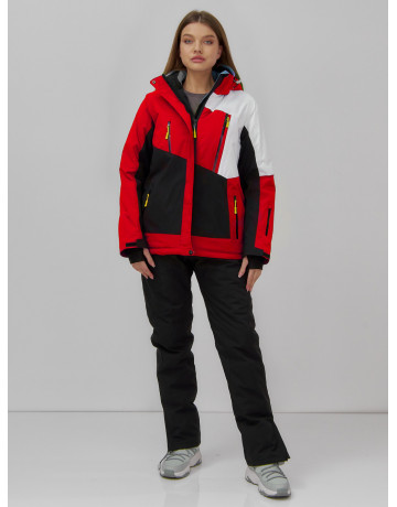 Женский горнолыжный костюм для активного отдыха.