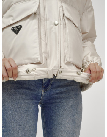 Зимний женский бомбер с меховой опушкой.