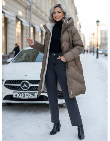 Длинный зимний пуховик с капюшоном для женщин