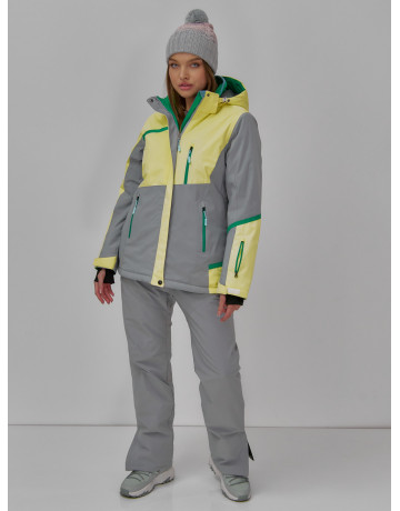 Женский горнолыжный костюм: стиль и комфорт для зимних приключений.