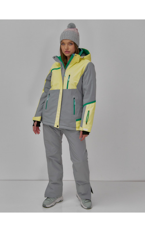 Женский горнолыжный костюм: стиль и комфорт для зимних приключений.