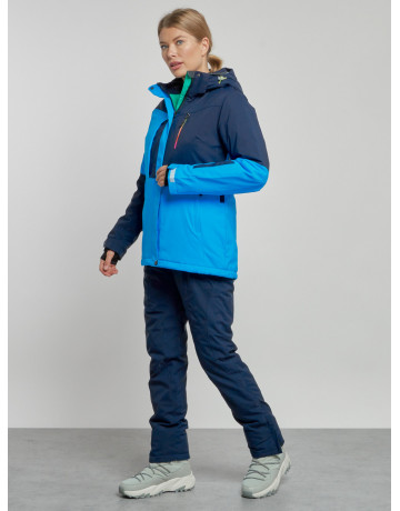 Женский горнолыжный костюм для зимних видов спорта.