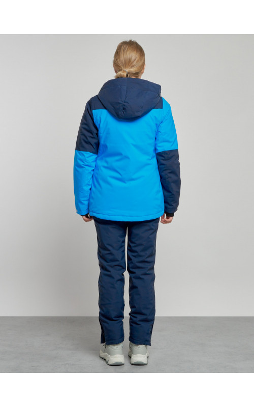 Женский горнолыжный костюм для зимних видов спорта.