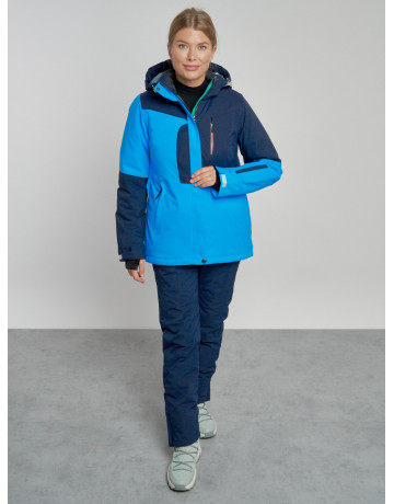 Женский горнолыжный костюм для зимних видов спорта.