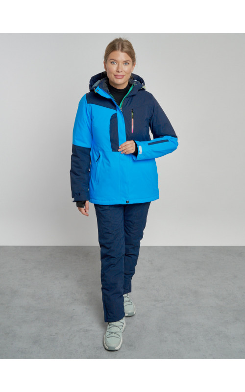 Женский горнолыжный костюм для зимних видов спорта.