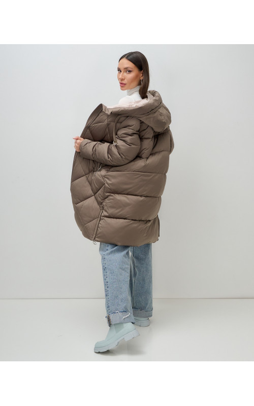 Длинный женский пуховик с капюшоном для зимы