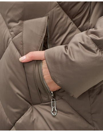 Длинный женский пуховик с капюшоном для зимы