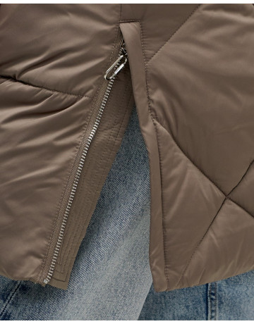 Длинный женский пуховик с капюшоном для зимы