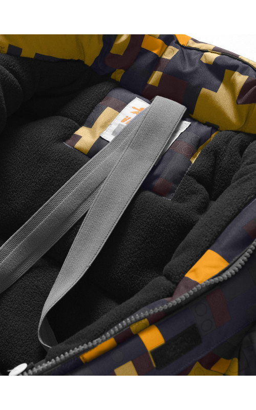 Зимний комбинезон для мальчика: активный отдых и безопасность