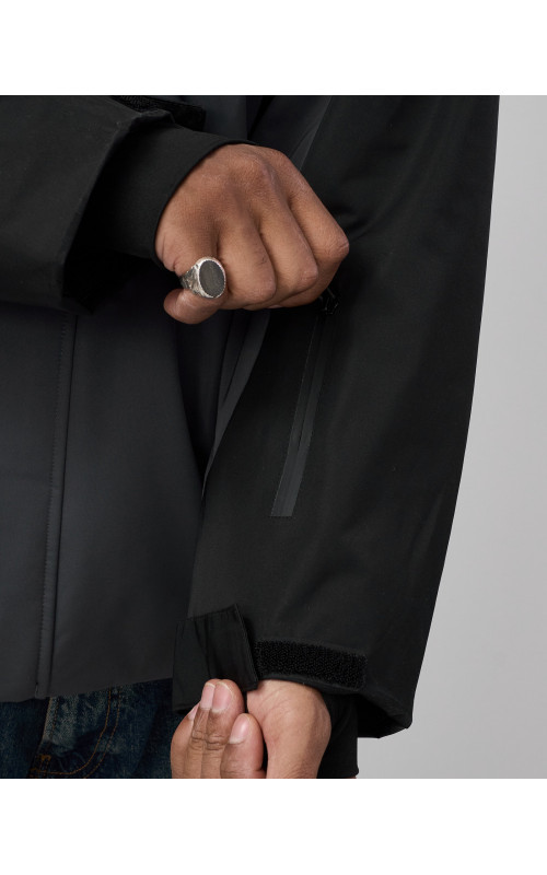 Мужская горнолыжная куртка для зимы.