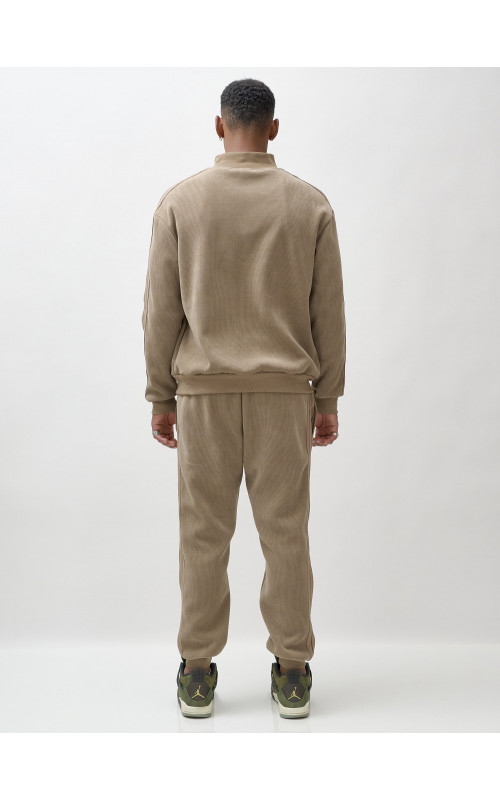 Мужской спортивный утеплённый костюм с начёсом для активного отдыха.