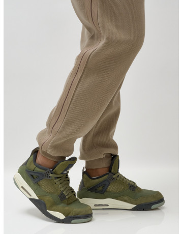 Мужской спортивный утеплённый костюм с начёсом для активного отдыха.