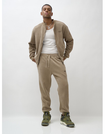 Мужской спортивный утеплённый костюм с начёсом для активного отдыха.