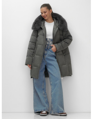 Длинный зимний пуховик премиум-класса.