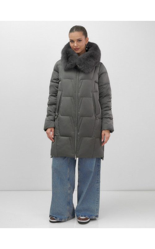 Длинный зимний пуховик премиум-класса.