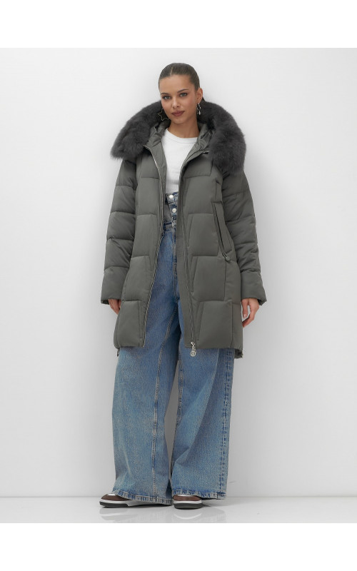 Длинный зимний пуховик премиум-класса.