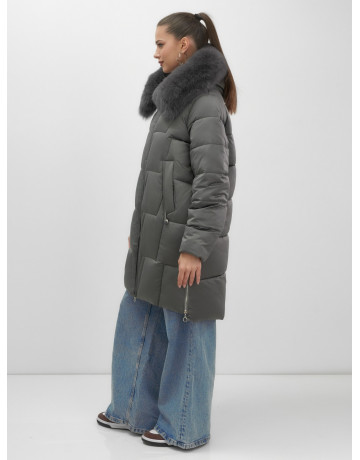 Длинный зимний пуховик премиум-класса.