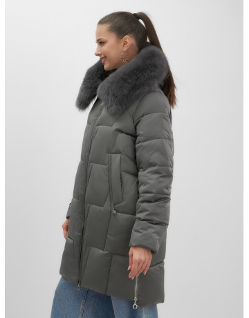 Длинный зимний пуховик премиум-класса.