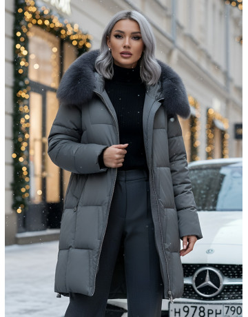 Длинный зимний пуховик премиум-класса.