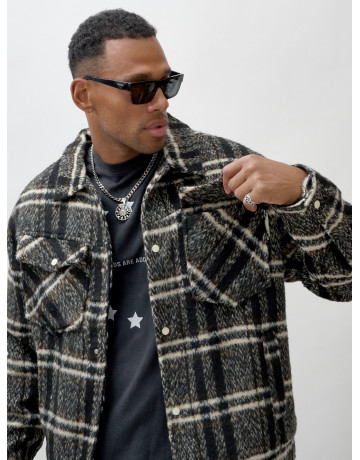 Мужская шерстяная рубашка прямого кроя для любого случая.