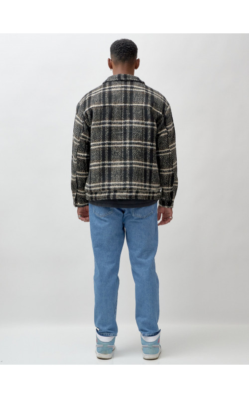 Мужская шерстяная рубашка прямого кроя для любого случая.