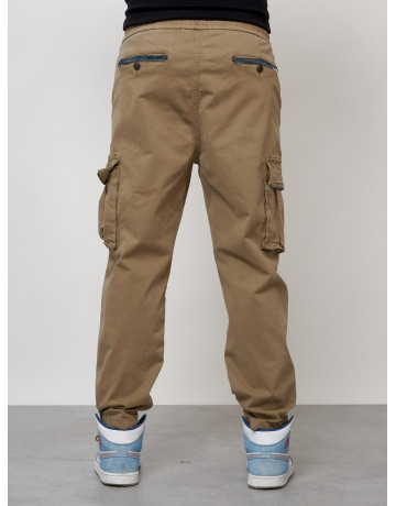 Мужские брюки зауженного кроя.