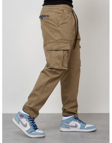 Мужские брюки зауженного кроя.