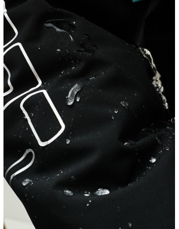 Мужской горнолыжный костюм для активного отдыха.