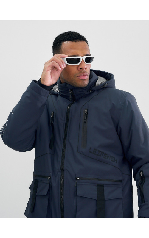 Мужской горнолыжный костюм для активного отдыха.