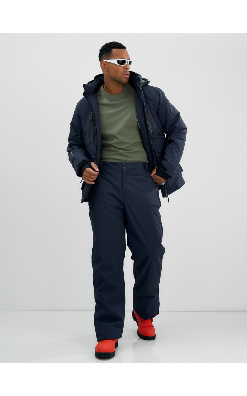 Мужской горнолыжный костюм для активного отдыха.