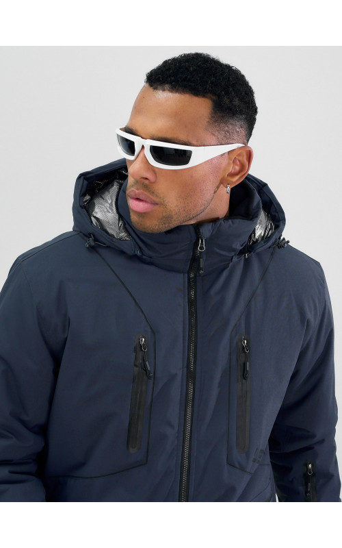 Мужской горнолыжный костюм для активного отдыха.