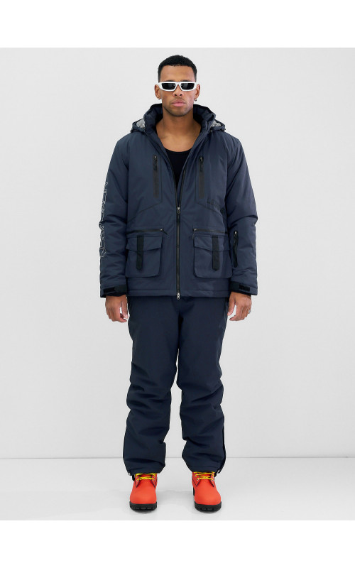 Мужской горнолыжный костюм для активного отдыха.